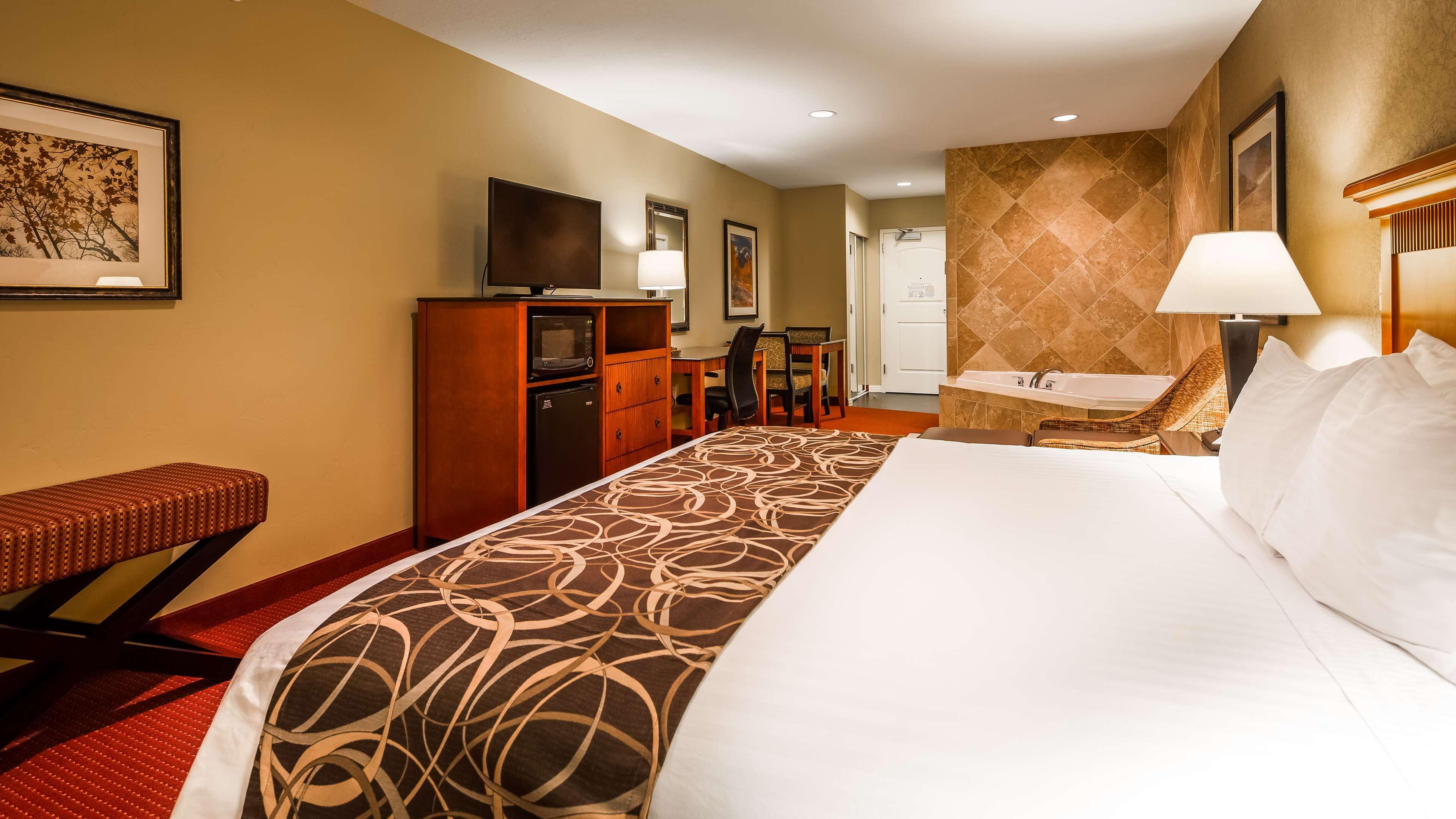 Best Western Plus Canyon Pines Ogden Exterior photo